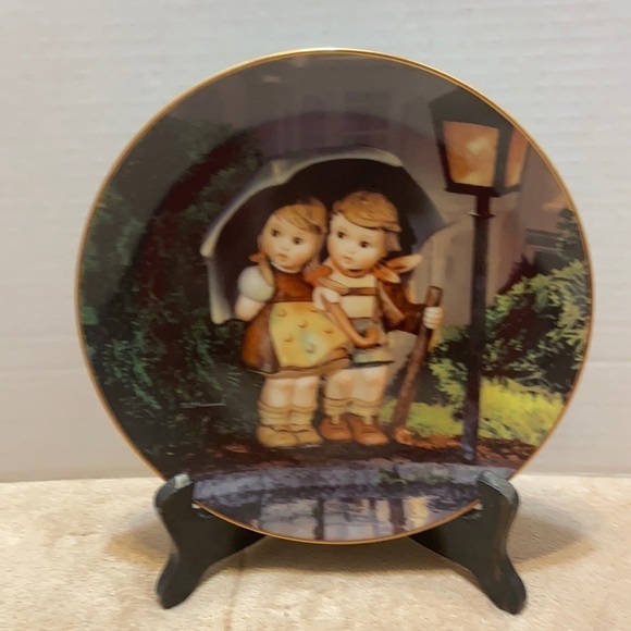 Hummel Danbury Mint Little Companions Plate “Stormy Weather” Collection - Picture 2 of 7
